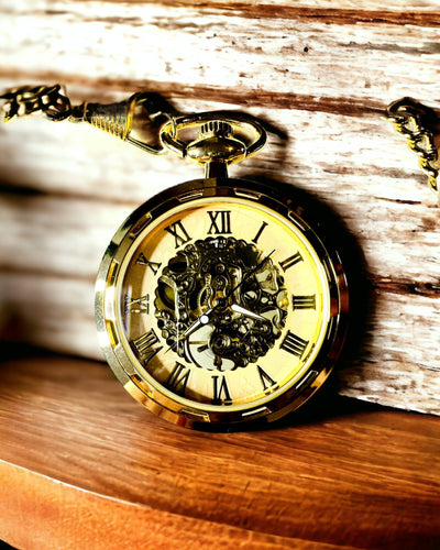 Retro Taschenuhr – Mechanischer Luxus im Vintage-Stil, Farbe Gold, Personalisierung mit Gravur