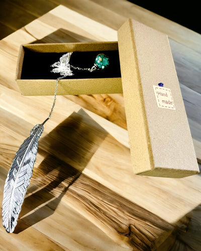 Marque-page Créatif de Style Rétro avec Motif de Plume et Papillon – Cadeau Promotionnel Élégant, Couleur Argent/Bleu