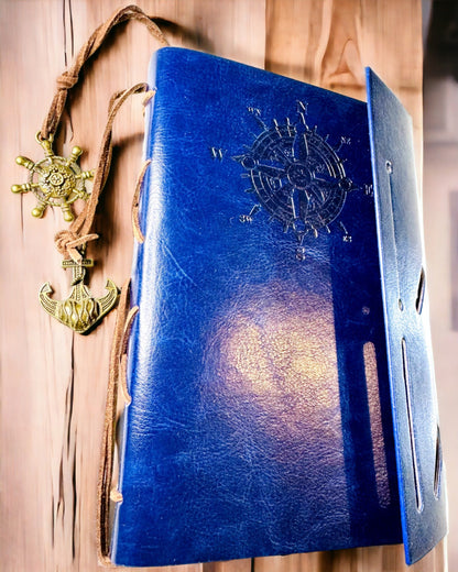 Carnet de Notes Nautique Vintage Taille A6 ou A7 - avec Motif de Boussole et Pages à Roulement - Disponible en différentes Variantes de Couleurs, possibilité de gravure