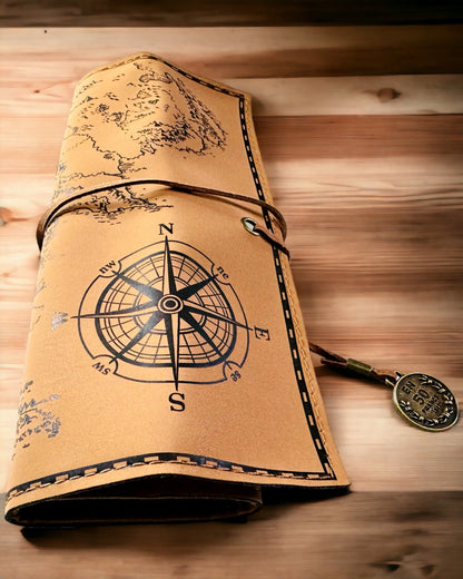 Étui à stylos rétro marron clair - mat, en cuir, style voyageur avec carte du monde – Pratique et spacieux. Personnalisation par gravure.