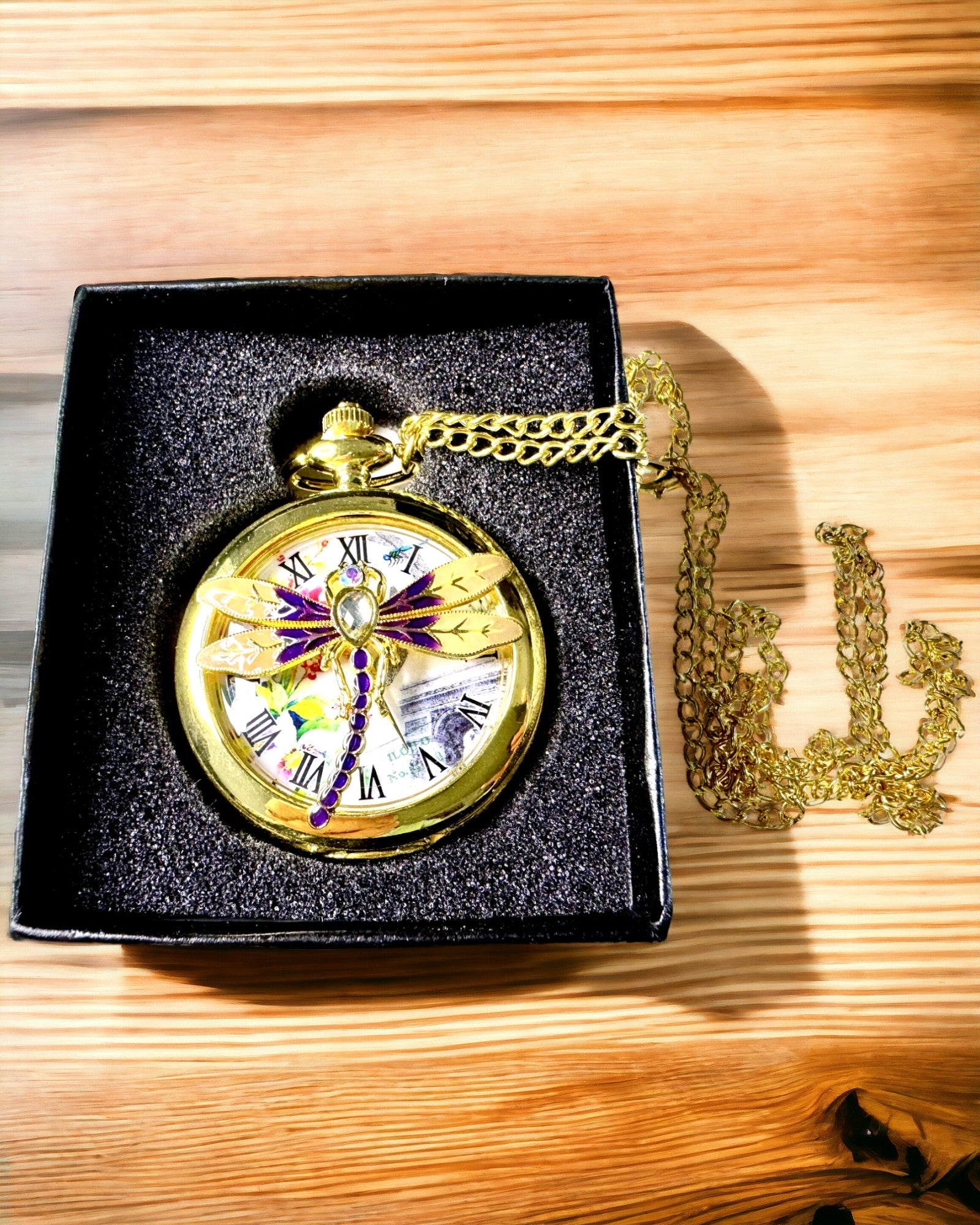 Klassische Vintage-Taschenuhr mit transparentem Deckel