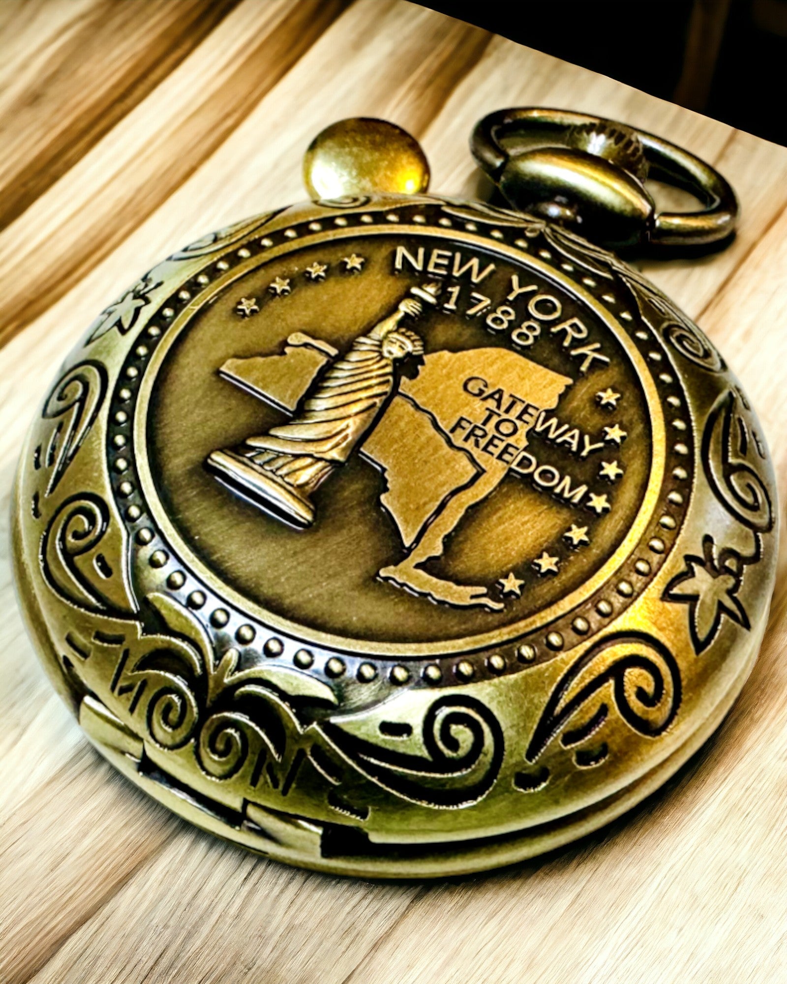 Kompass de Poche Rétro avec Motif de New York – Compas Multifonctionnel et Élégant avec Image de la Statue de la Liberté