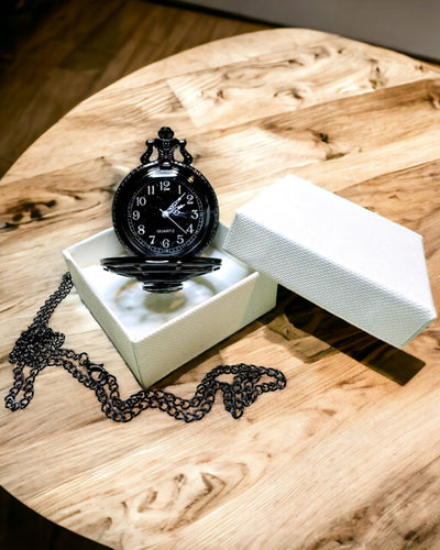 Montre de Poche avec Boussole – Pendentif Élégant de Style Vintage avec Squelette Creux et Cadran Noir, personnalisation par gravure