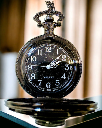 Montre de Poche avec Boussole – Pendentif Élégant de Style Vintage avec Squelette Creux et Cadran Noir, personnalisation par gravure