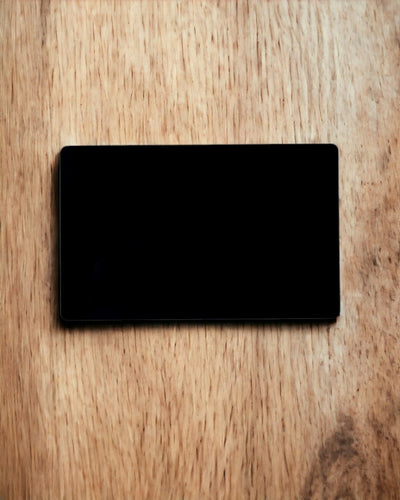 Carte de Visite Métallique Noire Exclusive Personnalisable – Idéale pour un Cadeau