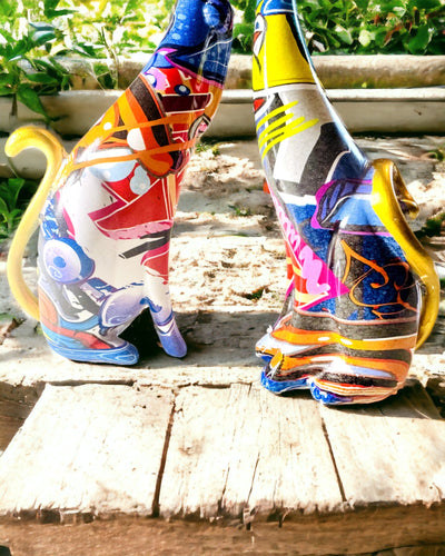 Abstracte Kattenbeeldjes "ArtCats", Handgeschilderd, Hars – 25 cm, 2 stuks.