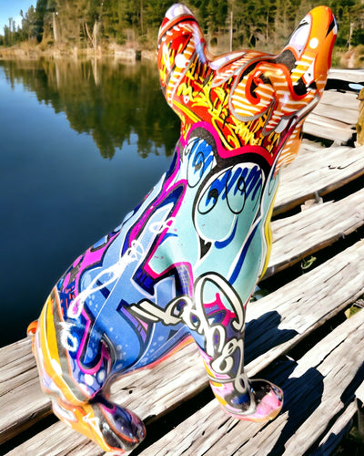 Figurine Bulldog Français Fait Main en Style Street Art avec Option de Gravure