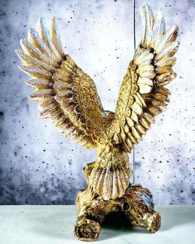 Statuette "Goldener Adler" mit Personalisierungsoption - Dekoration aus Harz