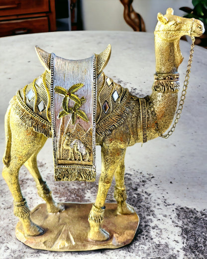 "Desert Wanderer" Statuette - Decorative Resin Camel with Engraving Option