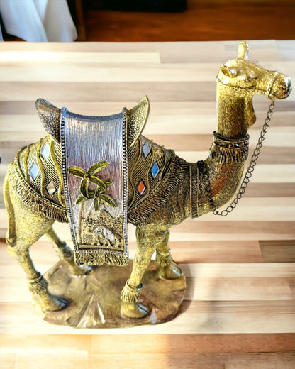 "Desert Wanderer" Statuette - Decorative Resin Camel with Engraving Option