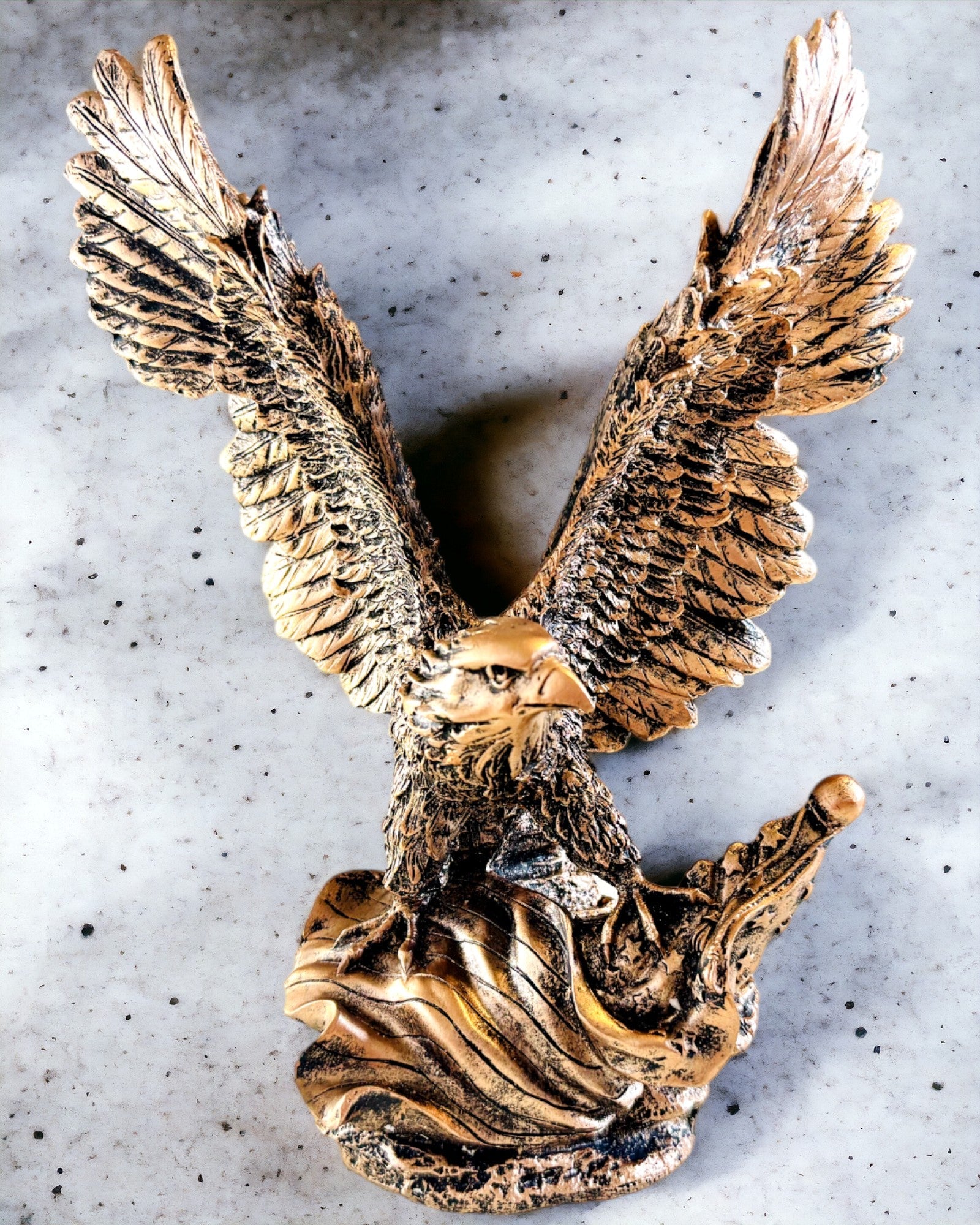 "Władca Wiatrów" - Sculpture Rétro d'Aigle au Style Vintage avec Option de Gravure