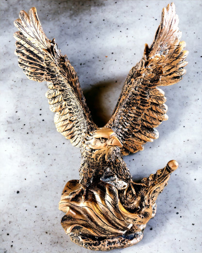 "Władca Wiatrów" - Sculpture Rétro d'Aigle au Style Vintage avec Option de Gravure