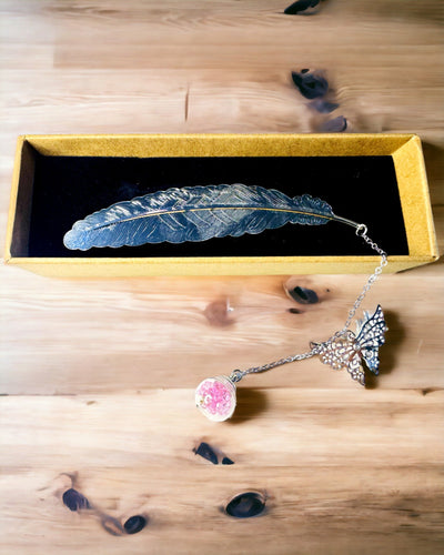 Marque-page créatif de style rétro avec motif de plume et papillon – Cadeau élégant pour maman, enseignant, promotionnel, couleur argent/rose