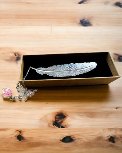 Marque-page créatif de style rétro avec motif de plume et papillon – Cadeau élégant pour maman, enseignant, promotionnel, couleur argent/rose