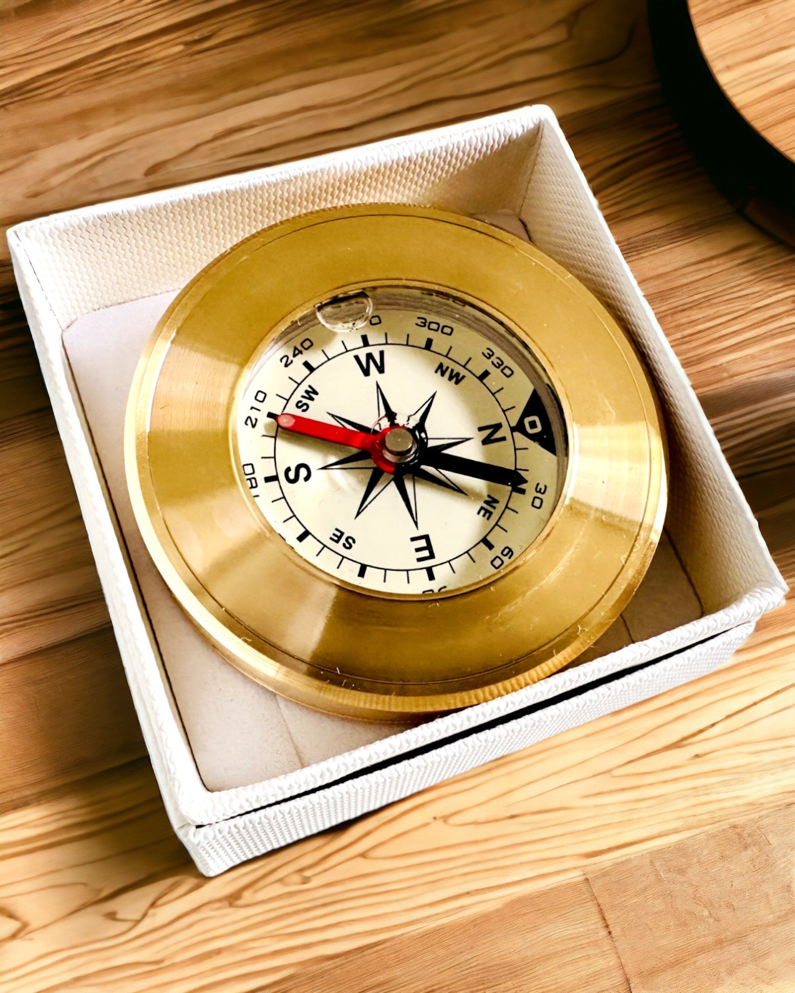 Boussole de Navigation avec Possibilité de Gravure, Laiton, Design Classique – 5 cm