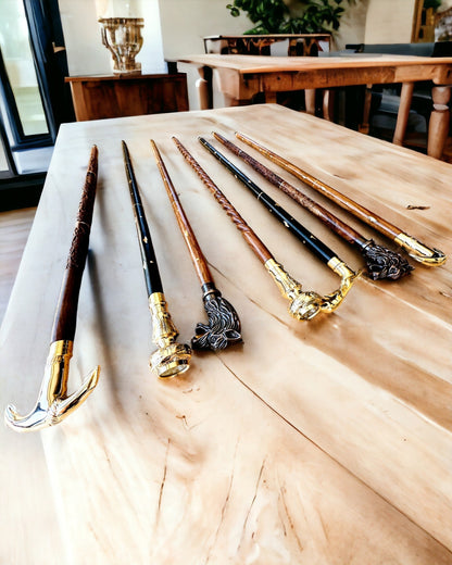 Kompasso Brown - Liefde voor wandelen - Handgesneden Houten - Exclusieve Editie met Gravure Optie