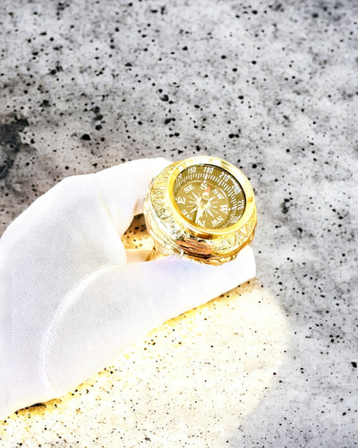 Kompasso Brown - Liefde voor wandelen - Handgesneden Houten - Exclusieve Editie met Gravure Optie