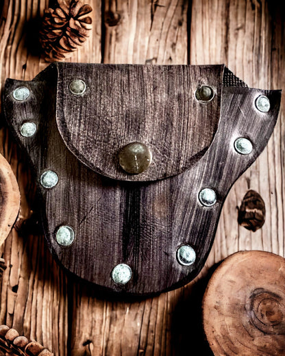 "Skrytka Leśnego Skrzata" - Handcrafted Small Leather Pouch