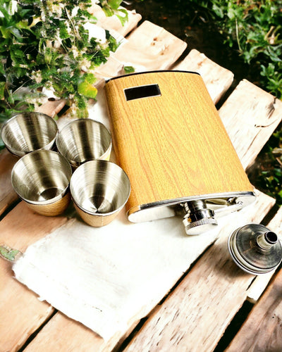 Wooden Set "Elegance Flask" with Custom Engraving Option