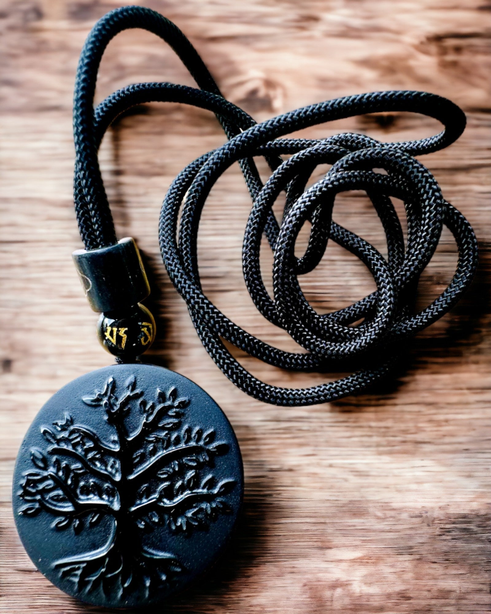 "Lebensbaum"-Halskette aus Obsidian - Personalisierung mit Gravur
