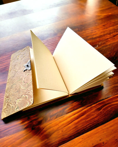 Luxe Retro Notitieboek met Leren Omslag - "Vintage Elegance", 480 pagina's, mogelijkheid tot personalisatie met gravure