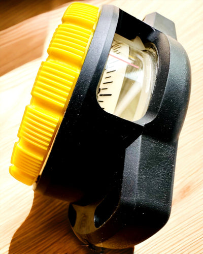 Duikkompas AquaGuide - waterdicht kompas met luminescentiefunctie en flexibele band, mogelijkheid tot personalisatie