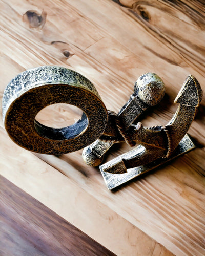 Sculpture Rustique d'Ancre en Résine - "Légende Marine", ancre personnalisée avec gravure