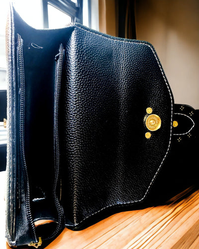 Sac à bandoulière carré à la mode avec accent lion - couleur noir