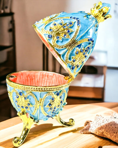Himmlisches Fabergé-Ei – Emaillierter Schmuckorganisator - Farbe Himmelblau. Personalisierung mit Gravur