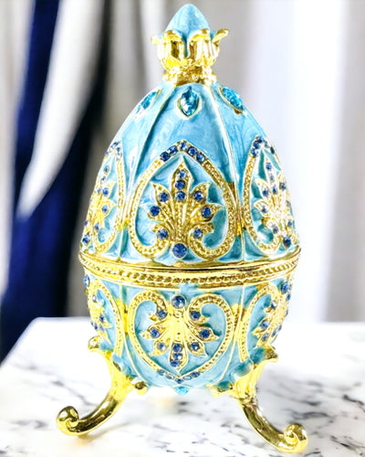 Himmlisches Fabergé-Ei – Emaillierter Schmuckorganisator - Farbe Himmelblau. Personalisierung mit Gravur