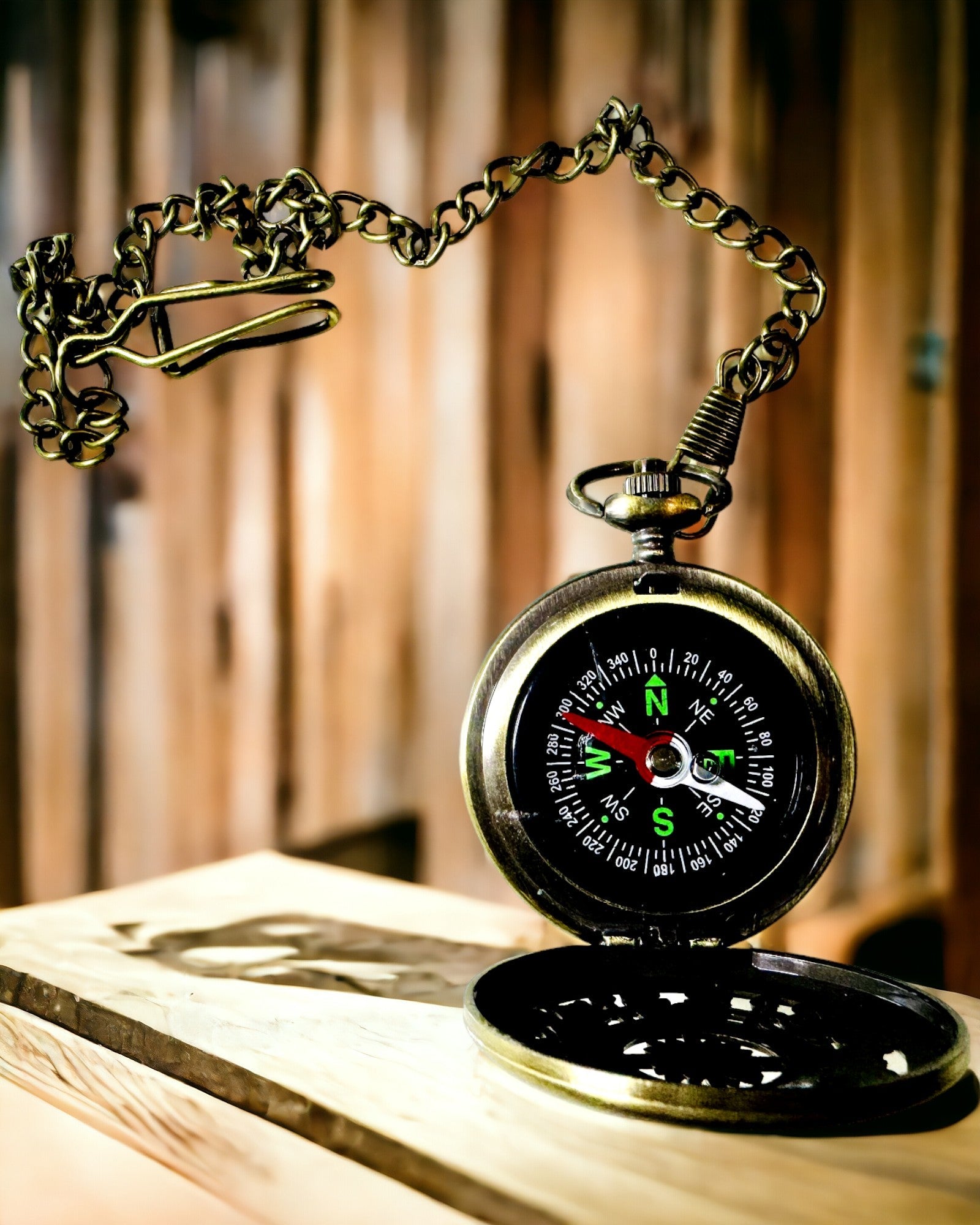 Antique Bronze-Gold Pocket Compass with Filigree Design – Perfect for Explorers and Retro Enthusiasts. Personalization with Engraving