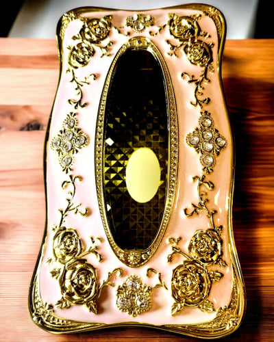 Boîte à Mouchoirs Rose Élégante avec Roses Gaufrées – Accent Luxueux pour Salon, Hôtel ou Club