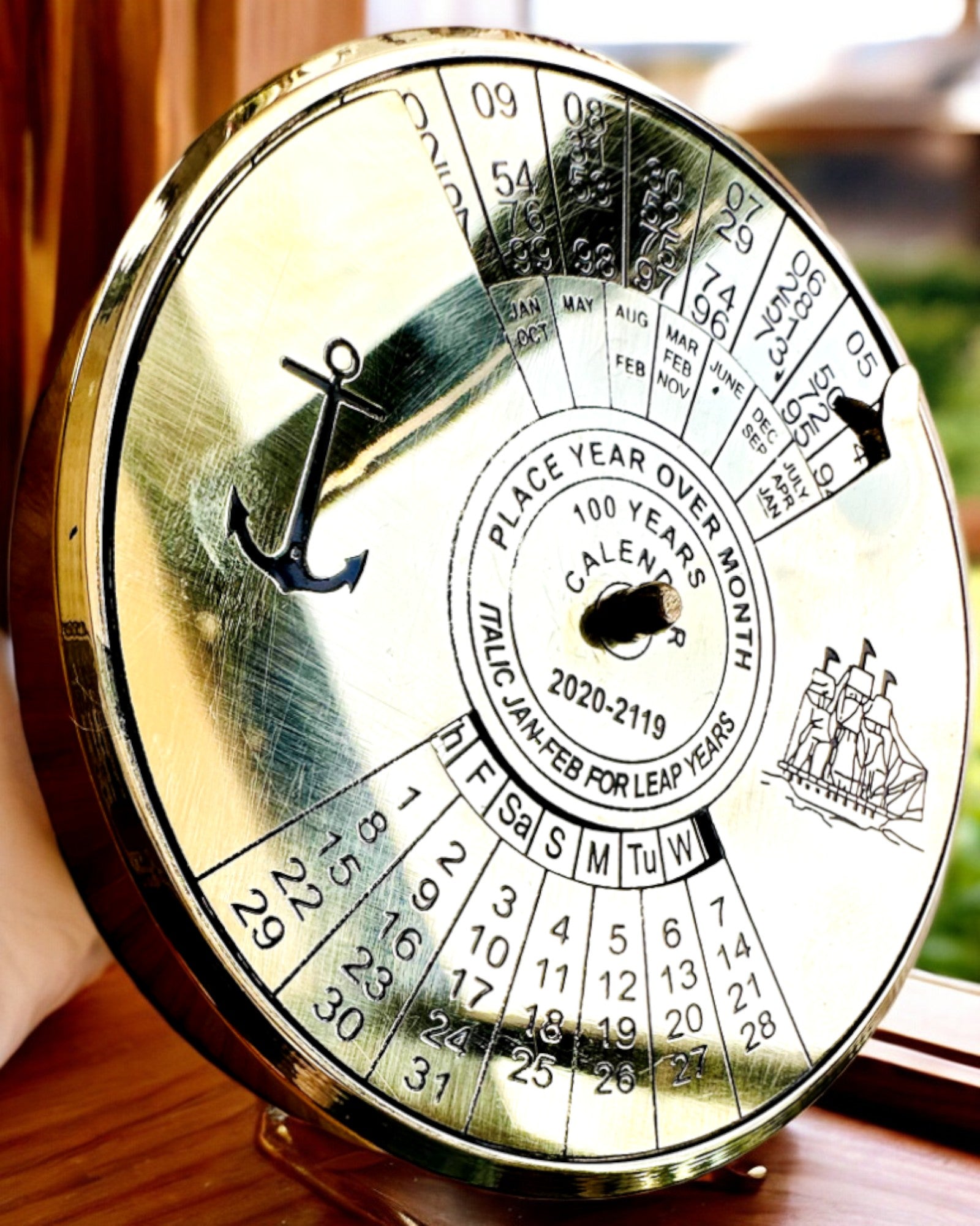 Kalendarium van de Eeuwigheid "Morski Żagiel" – Messing 100-jarige Kalender - gravure mogelijk als cadeau