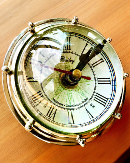Bailey Compass Clock - Élégante Horloge avec motif de Boussole avec Possibilité de Gravure