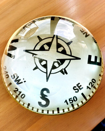 Bailey Compass Clock - Élégante Horloge avec motif de Boussole avec Possibilité de Gravure