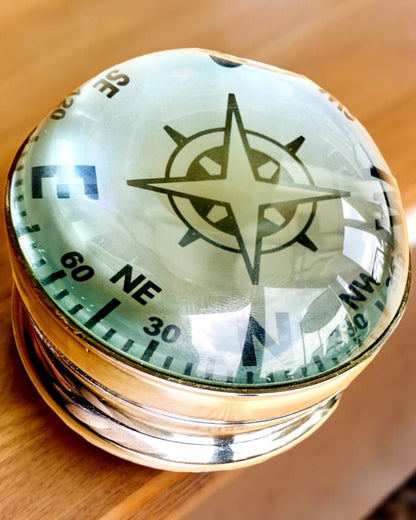 Bailey Compass Clock - Élégante Horloge avec motif de Boussole avec Possibilité de Gravure