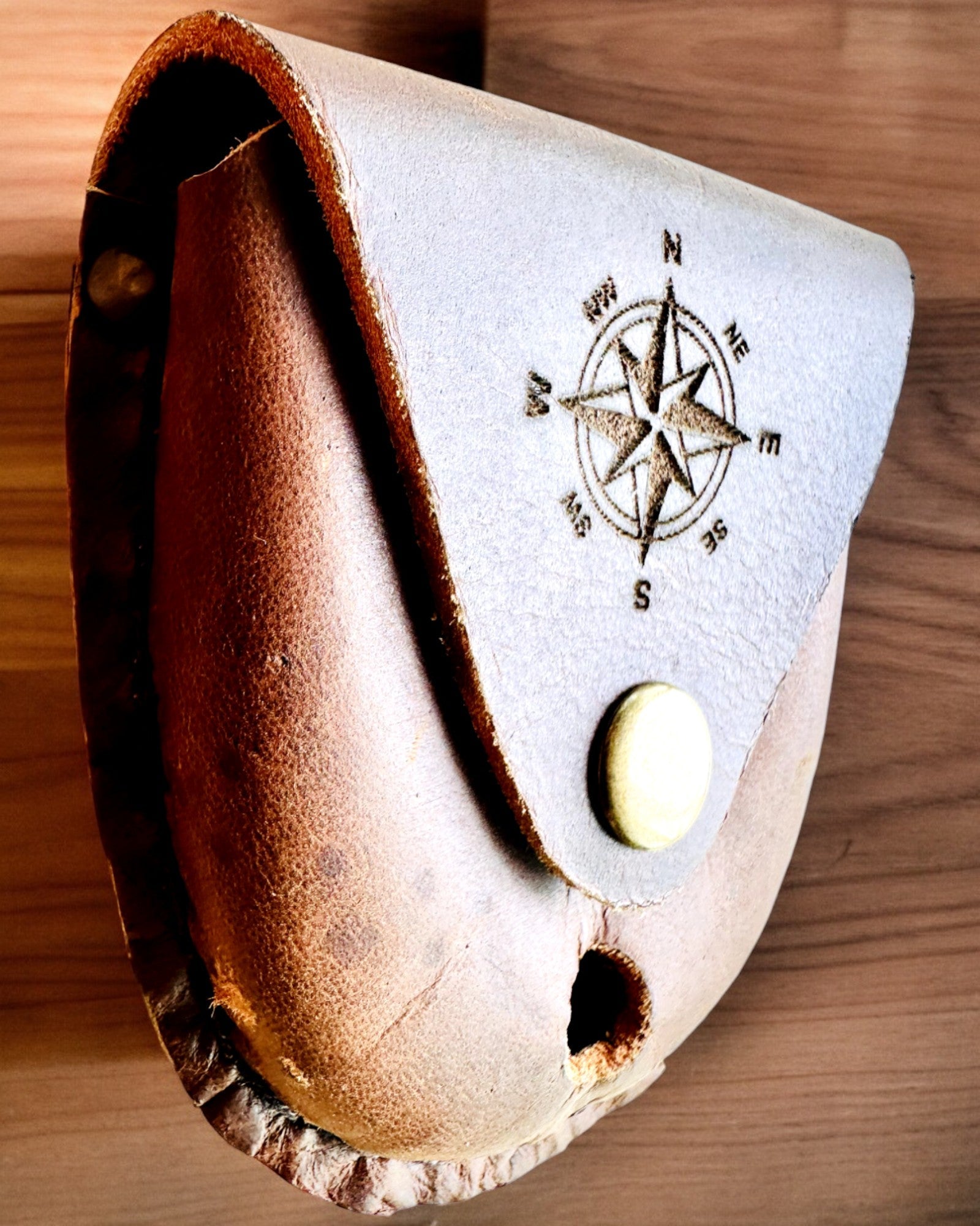 Lederetui "Entdecker" - für Kompaktkompass oder Taschenuhr - Personalisierung mit Gravur möglich