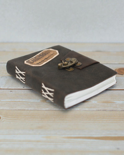 Carnet en cuir « Confessions noires » avec serrure (18x13 cm)