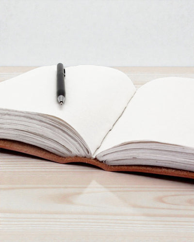 Énorme carnet de notes en cuir du 7e chakra - 25,4x33,0 cm (200 pages)