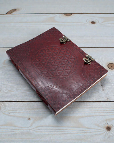 Carnet de notes en cuir Mandala de la vie Grand – Fleur de vie gaufrée à la main 25 × 33 cm
