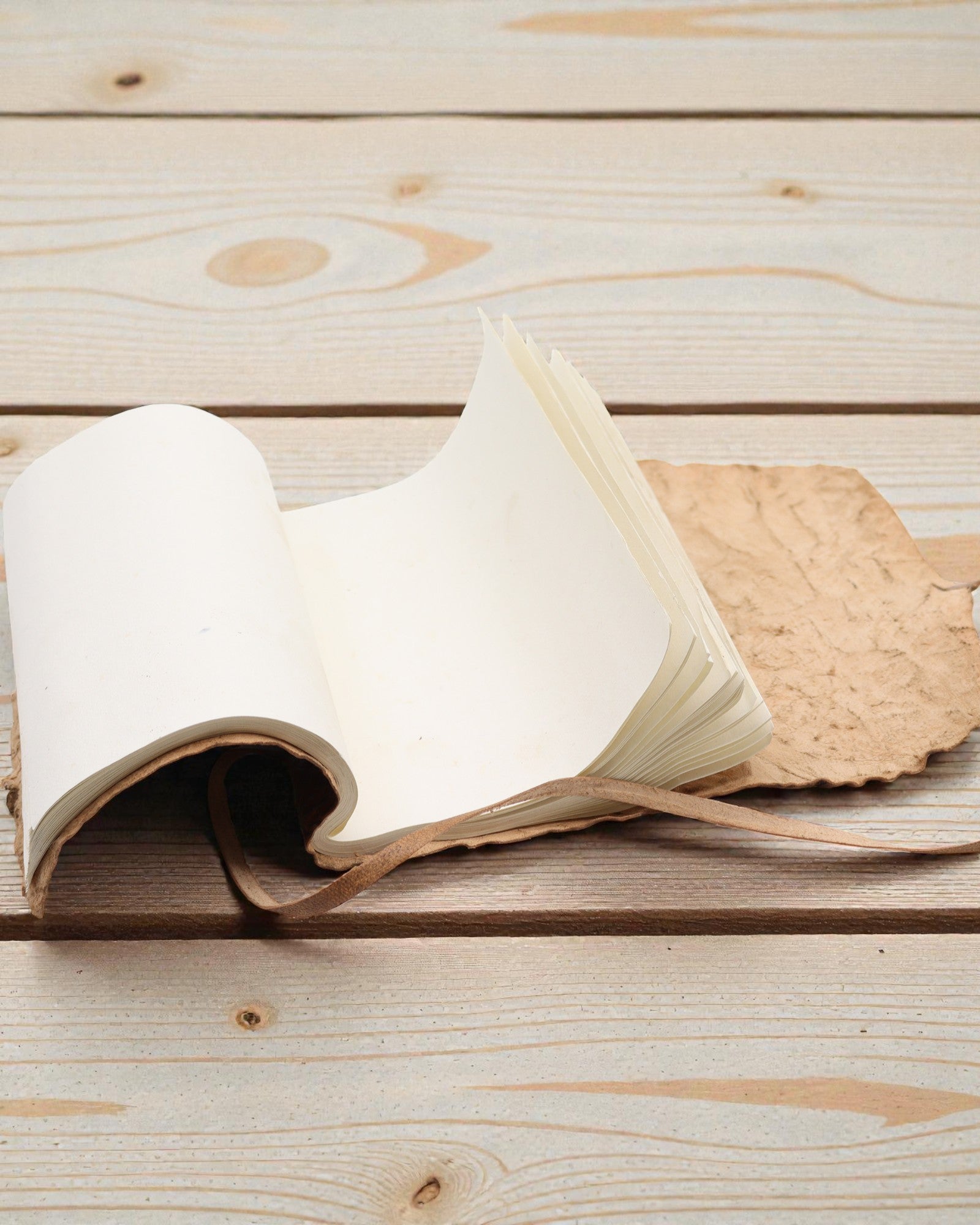 Oprolbaar leren reisnotitieboek – Natuurlijk (21 x 15 cm)