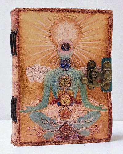 Carnet en cuir Bouddha et 7 chakras – Journal de pleine conscience 13 × 18 cm