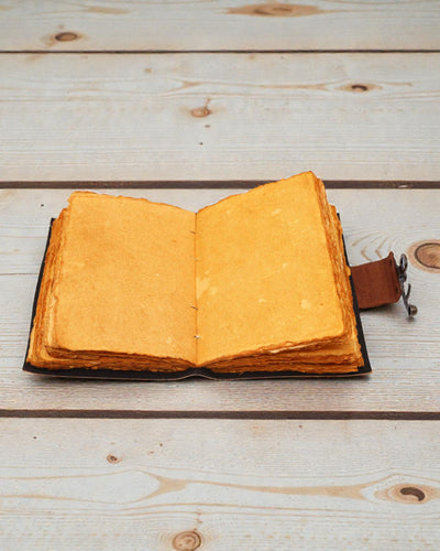 Carnet en cuir Lotus Mandala à bords frangés (17,8x12,7 cm)