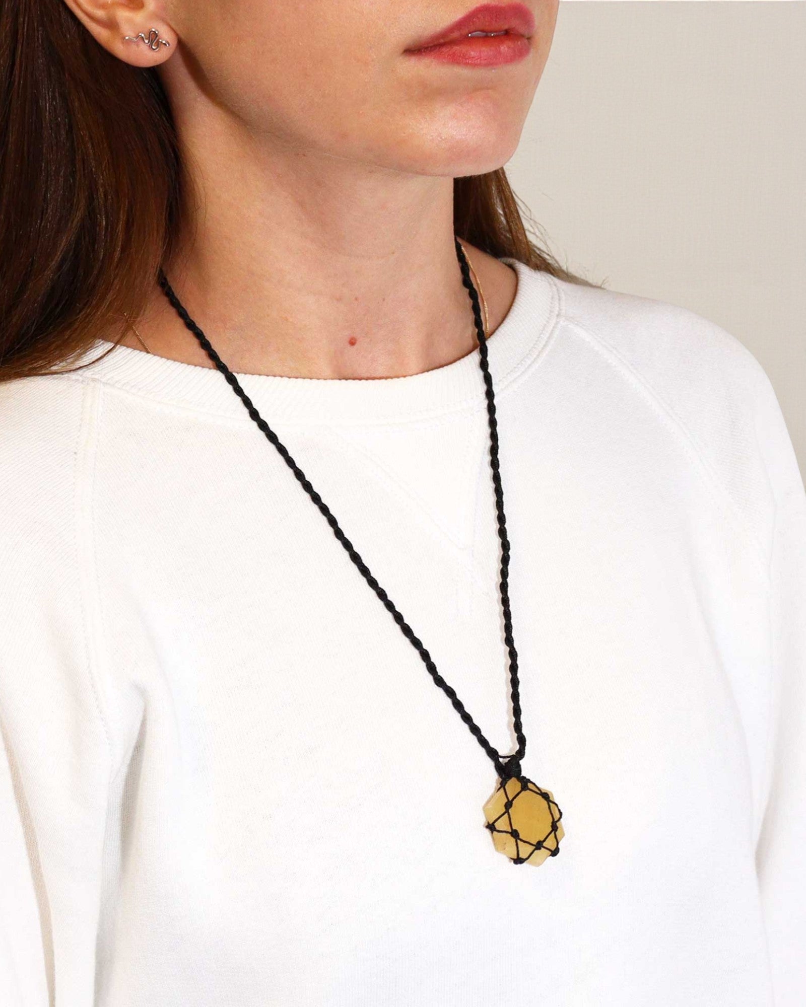 Hexagon of the Sun – Macramé Necklace with Yellow Quartz