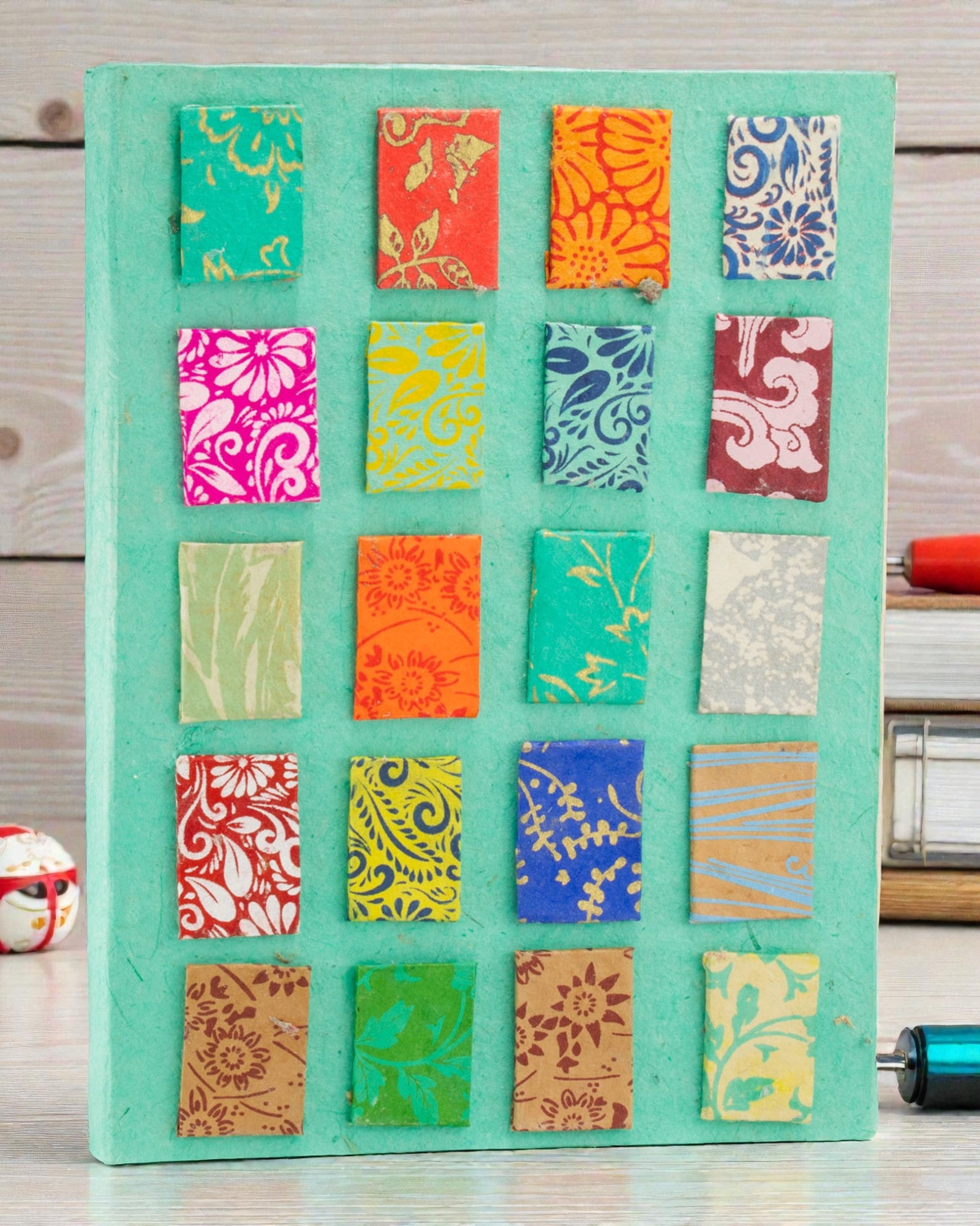 Carnet Lokta à petits carreaux – Grand format (21x15cm) – 45 feuilles – Avec marque-notes – Bleu sarcelle