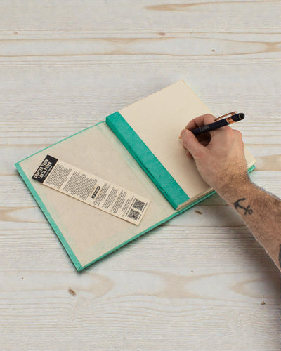 Carnet Lokta à petits carreaux – Grand format (21x15cm) – 45 feuilles – Avec marque-notes – Bleu sarcelle