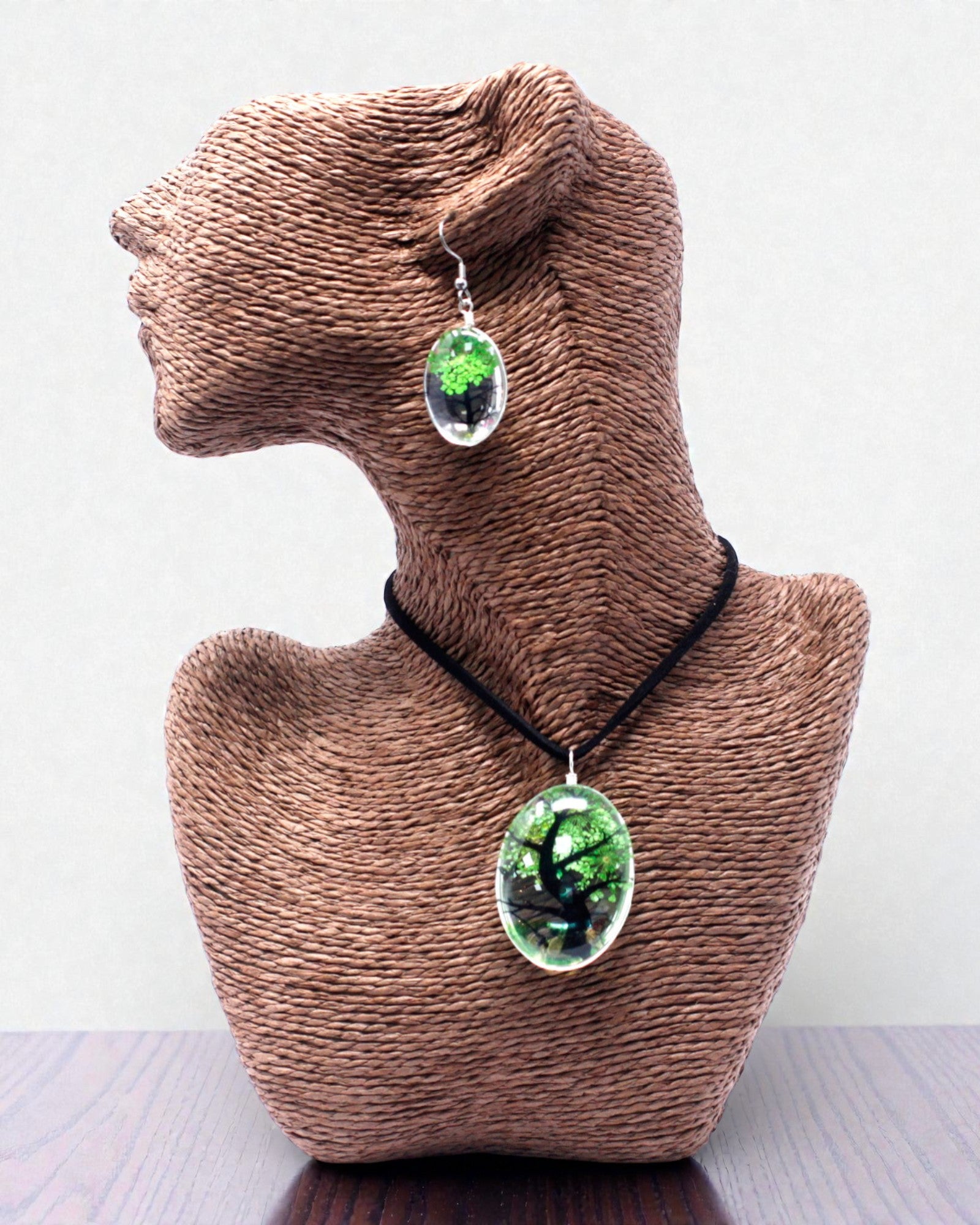 Forêt émeraude – Ensemble de bijoux vert avec fleurs séchées Arbre de vie
