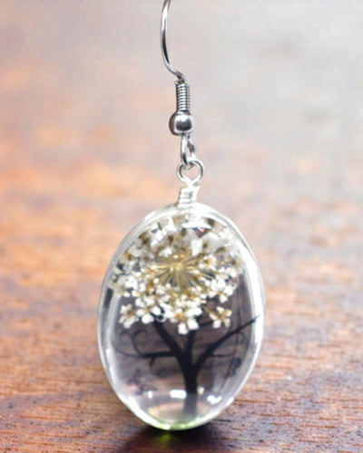 Weiße Harmonie – Weißes Schmuckset mit getrockneten Blumen Baum des Lebens