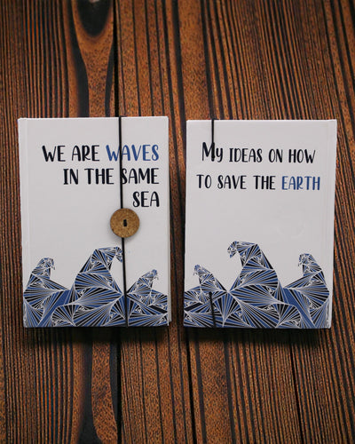 Waves Together – mały notatnik z paskiem i guzikiem kokosowym 18 × 12,5 cm, 200 stron