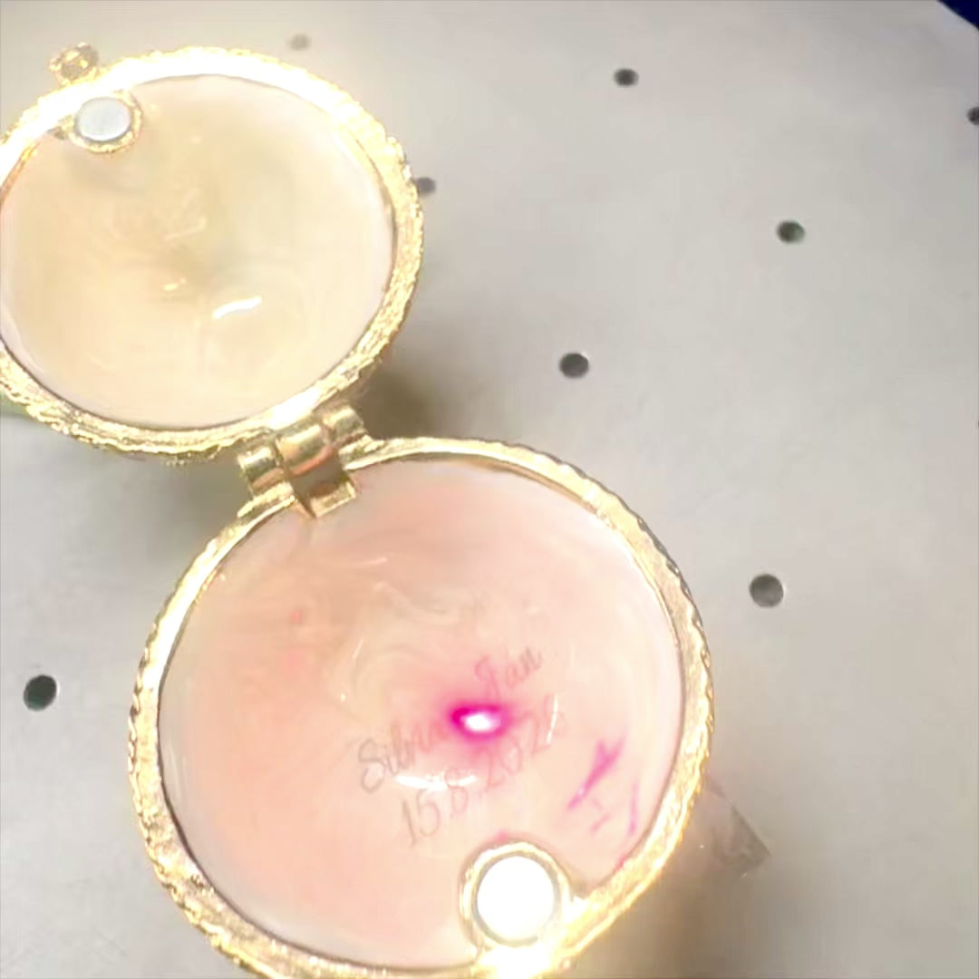 Exclusief metalen Fabergé-ei-sieradendoosje met kristalletjes in wit-goud met mogelijkheid tot personalisatie met gravure